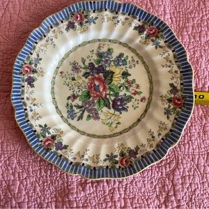 Royal Daulton China, The Vernon 9.5 plate. Great condition